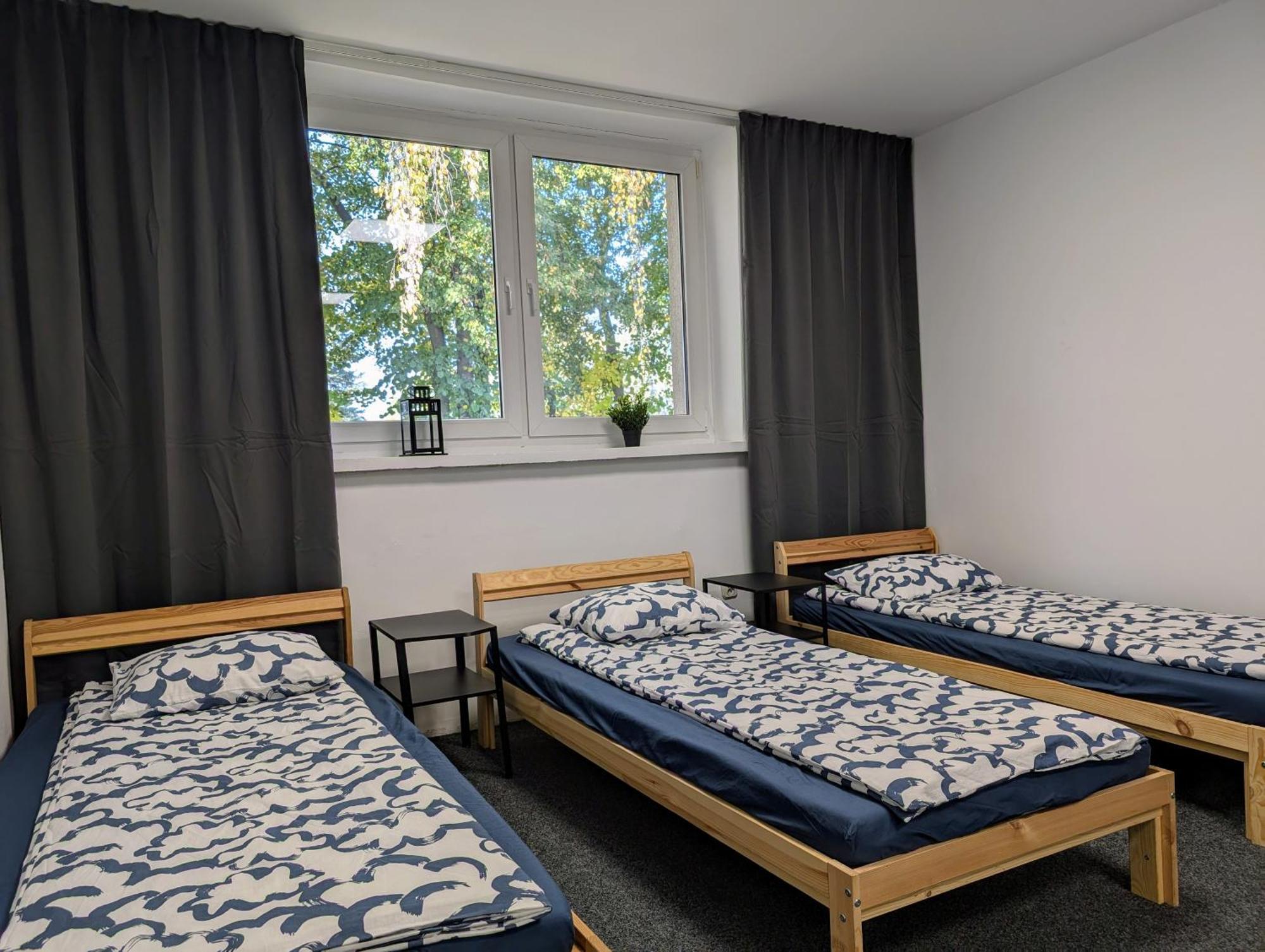 Albergue Baraczek Lotnisko Leszno Leszno  Exterior foto